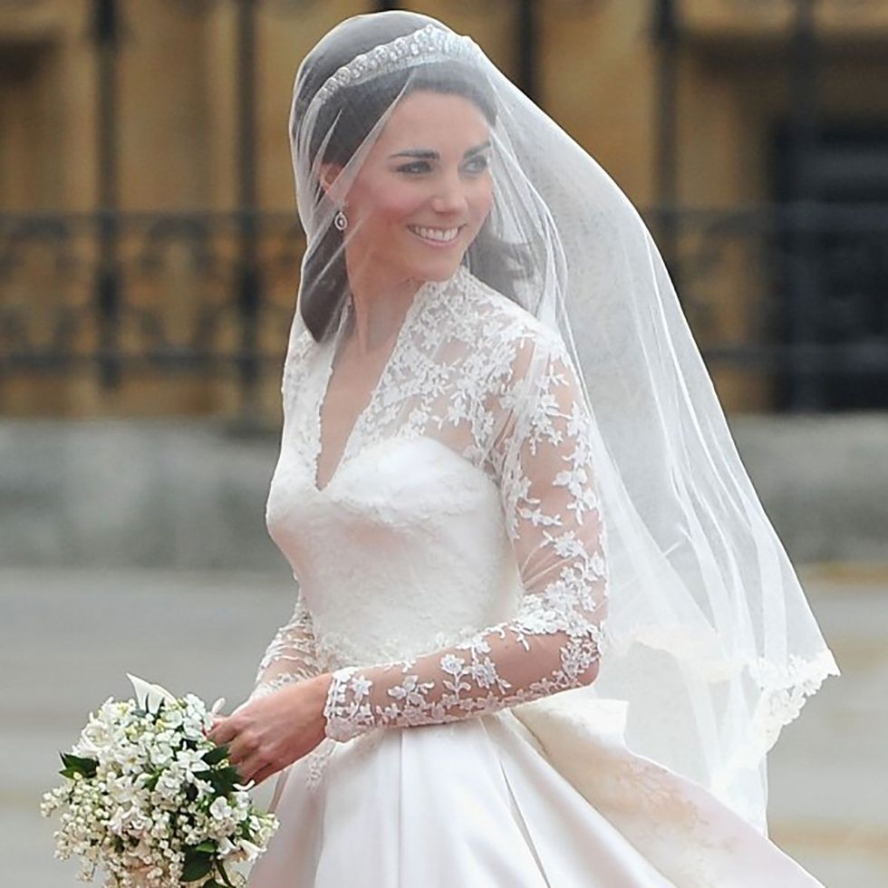 Veil, Bride, Bridal veil, Wedding dress, Bridal accessory, Photograph, Clothing, Dress, Gown, Bridal clothing, 
