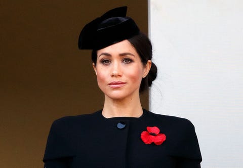 メーガン妃のポピーブローチを巡って論争が勃発 ハーパーズ バザー Harper S Bazaar 公式 メーガン妃のポピーブローチを巡って論争が勃発 ハーパーズ バザー Harper S Bazaar 公式