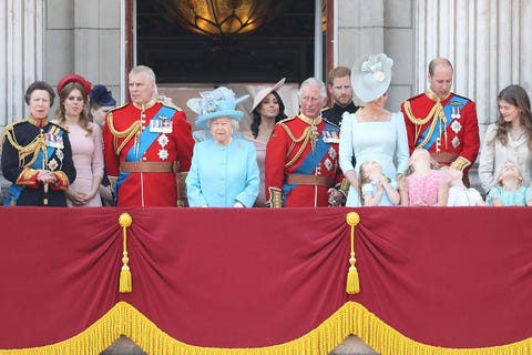 フィリップ王配がトゥルーピング ザ カラーに不参加だったワケ ハーパーズ バザー harper s bazaar 公式