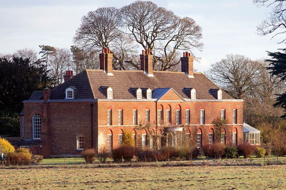House, Home, Property, Estate, Building, Mansion, Manor house, Tree, Rural area, Historic house, 
