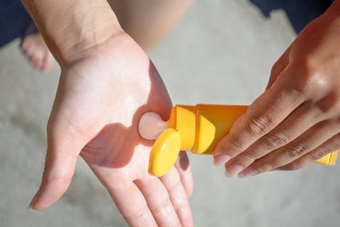 ハワイに行く人は要注意 一部の日焼け止めが使用禁止に ハーパーズ バザー Harper S Bazaar 公式 ハワイに行く人は要注意 一部の日焼け止めが使用禁止に ハーパーズ バザー Harper S Bazaar 公式
