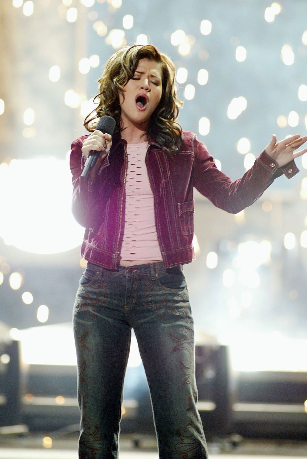 Jeans, Purple, Beauty, Pink, Standing, Fashion, Performance, Outerwear, Photography, Music artist, 
