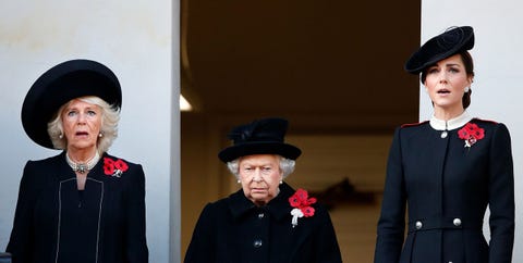 メーガン妃のポピーブローチを巡って論争が勃発 ハーパーズ バザー Harper S Bazaar 公式 メーガン妃のポピーブローチを巡って論争が勃発 ハーパーズ バザー Harper S Bazaar 公式