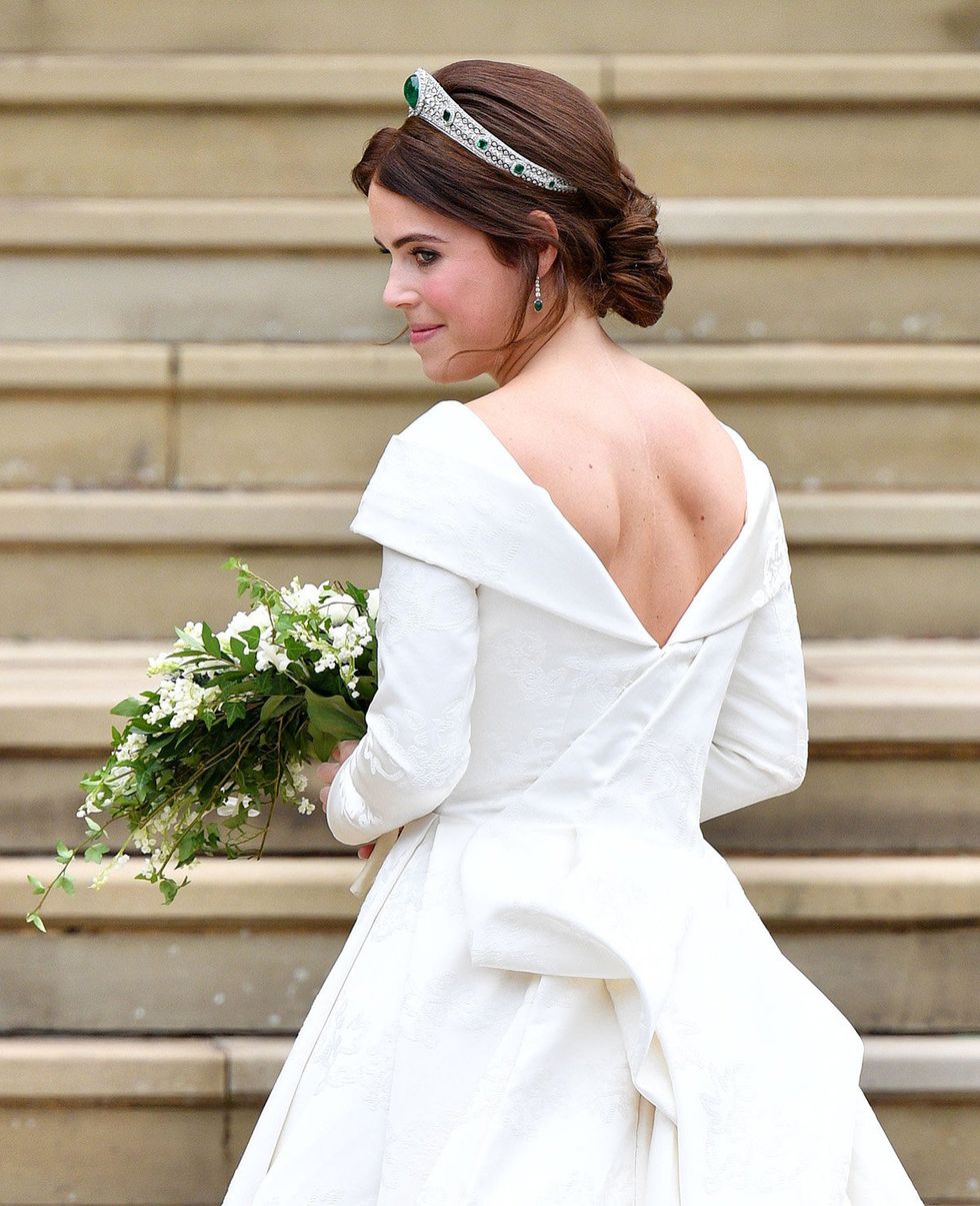 Wedding dress, Gown, Bride, Dress, Clothing, White, Bridal clothing, Hair, Bridal accessory, Shoulder, 