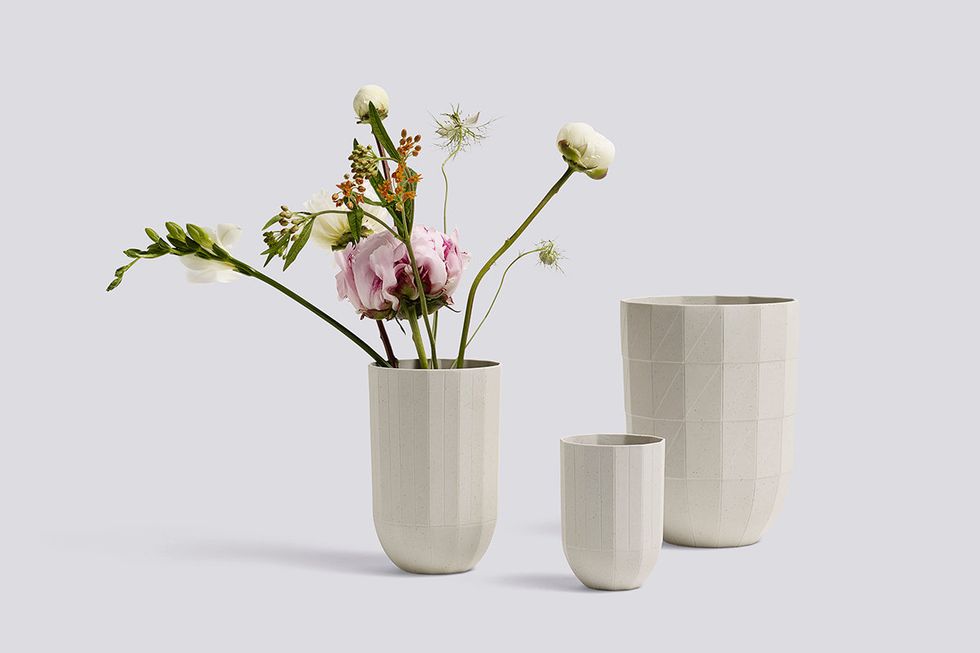 Vase, Flowerpot, Flower, Artifact, Plant, Ikebana, Ceramic, Botany, Cylinder, Interior design, 