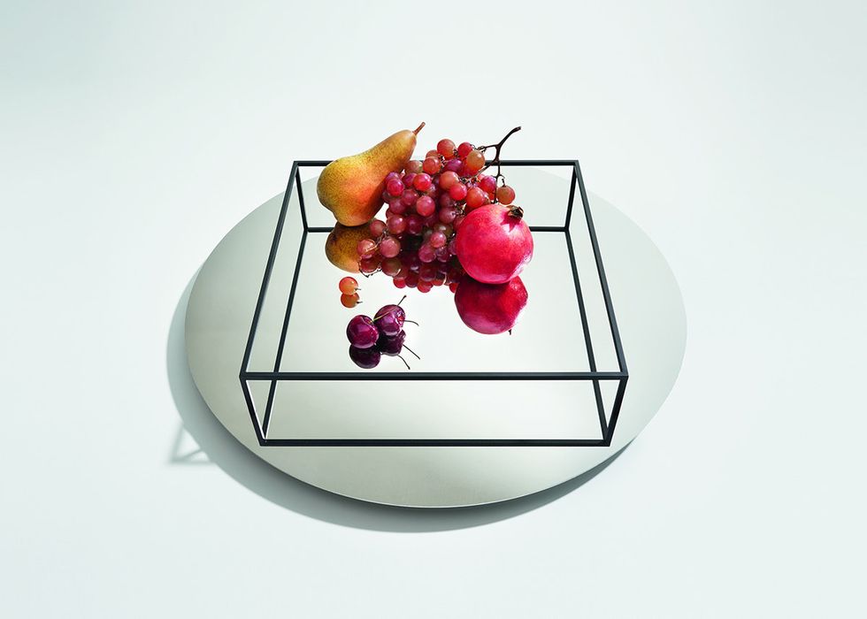 Grape, Plate, Still life photography, Food, Grapevine family, Berry, Fruit, Plant, Vitis, Dishware, 