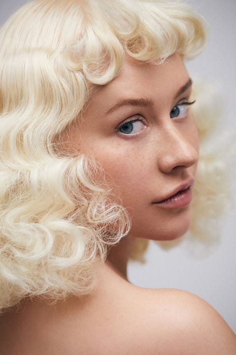 一瞬誰か分からない クリスティーナ アギレラ 美しすぎるスッピンを披露 ハーパーズ バザー Harper S Bazaar 公式