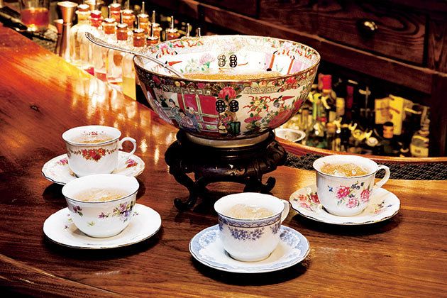 Coffee cup, Serveware, Cup, Drinkware, Dishware, Porcelain, Teacup, Saucer, Tableware, Ceramic, 
