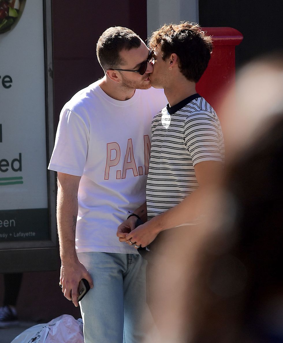 Eyewear, Yellow, Interaction, Youth, Cheek, Fashion, Forehead, Human, T-shirt, Kiss, 