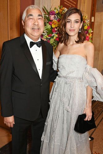 アレクサ・チャン直筆サイン入り超大型写真‥ Amazon.co.jp: ドミニクサンダ直筆サイン入り超 特大写真