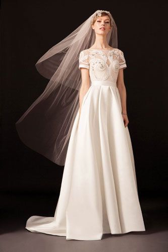 Gown, Wedding dress, Clothing, Dress, Fashion model, Bridal accessory, Bridal party dress, Bridal clothing, Shoulder, Bride, 