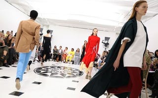 ヴィクトリア ベッカムがエキゾチックな動物皮をコレクションで使用しないことに ハーパーズ バザー Harper S Bazaar 公式