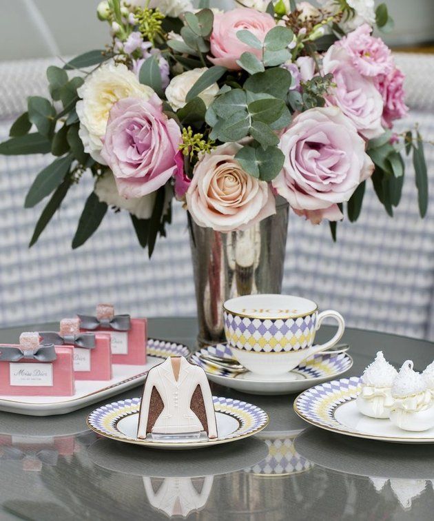 Pink, Teacup, Table, Flower, Tableware, Rose, Cup, Garden roses, Cut flowers, Centrepiece, 