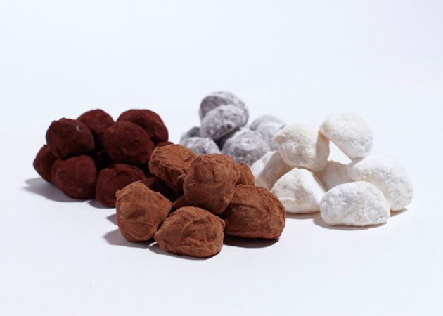 Chocolate truffle, Food, Confectionery, Chocolate, Rock, Cuisine, Praline, 