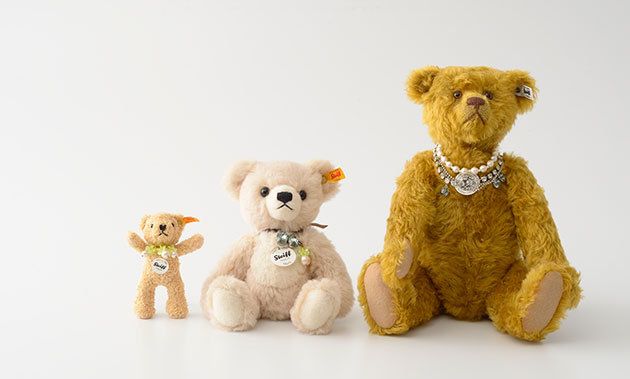 Toy, Stuffed toy, Brown, Yellow, Organism, Vertebrate, Textile, Teddy bear, Baby toys, Bear, 