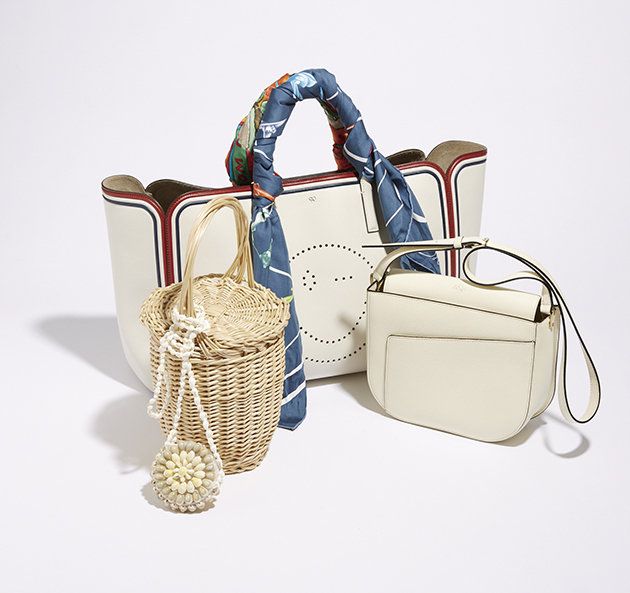 Product, Bag, Shoulder bag, Beige, Strap, Wicker, Basket, Sandal, Handbag, Padlock, 