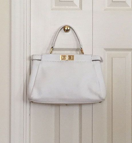 Product, Bag, White, Style, Door, Fashion accessory, Shoulder bag, Grey, Luggage and bags, Beige, 