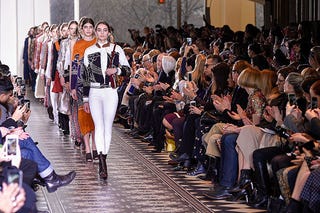 トリー バーチ17春夏コレクションをライブ配信 ハーパーズ バザー Harper S Bazaar 公式