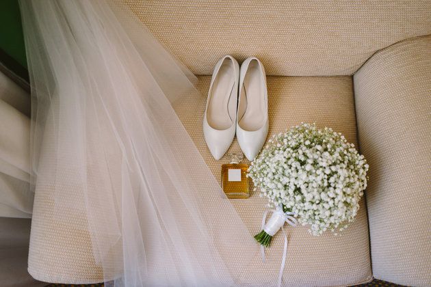 Bouquet, Flower, Textile, Wedding ceremony supply, Cut flowers, Plant, Dress, Room, Linens, Ceremony, 