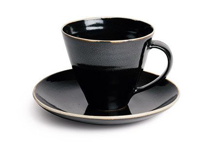 Cup, Serveware, Coffee cup, Drinkware, Dishware, Tableware, Teacup, Ceramic, Black, Saucer, 