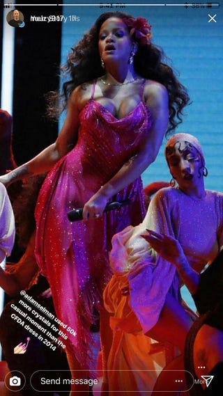 リアーナのグラミー賞のドレスには Cfdaのときより5万個多いクリスタルが ハーパーズ バザー Harper S Bazaar 公式