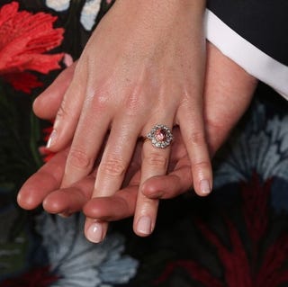 ケイティ ペリーがオーランド ブルームからもらった婚約指輪を披露 その指輪にはダイアナ妃と驚きの関係が ハーパーズ バザー Harper S Bazaar 公式