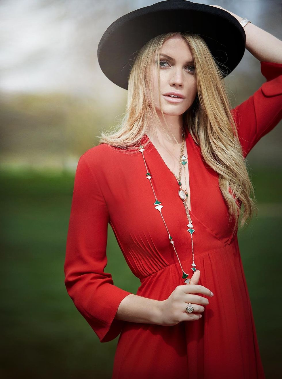 Red, Clothing, Blond, Beauty, Fashion, Hat, Model, Lip, Photo shoot, Outerwear, 