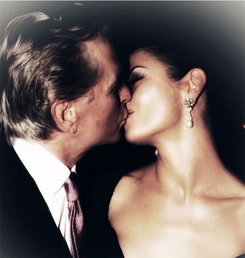 5月23日はキスの日 セレブのkissアルバム ハーパーズ バザー Harper S Bazaar 公式 5月23日はキスの日 セレブのkissアルバム ハーパーズ バザー Harper S Bazaar 公式