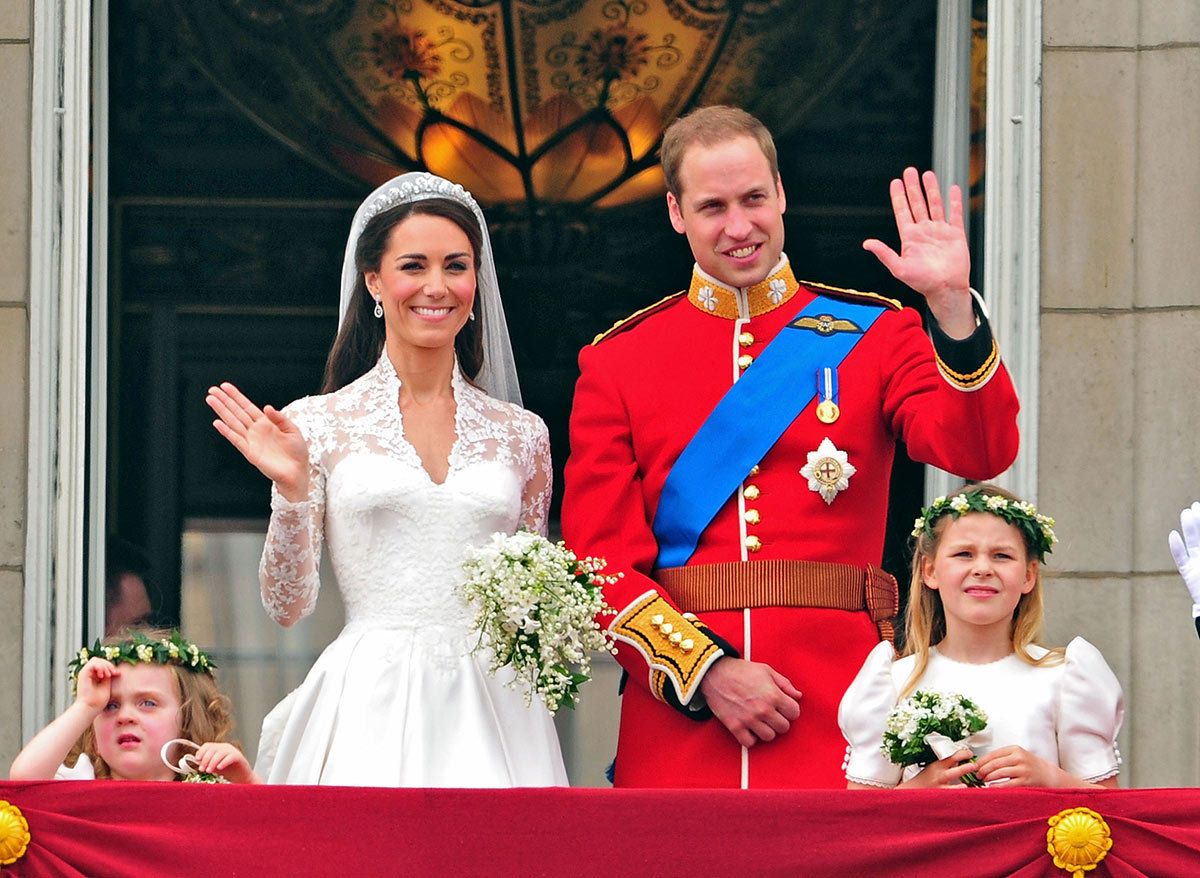 洋書◆ウィリアム王子とキャサリンの結婚式写真集 本 英国 イギリス 王室 祝・結婚13周年! ウィリアム皇太子＆キャサリン妃の幸せカラー