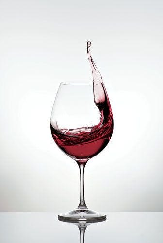 Wine glass, Stemware, Glass, Drinkware, Snifter, Water, Red, Champagne stemware, Red wine, Drink, 