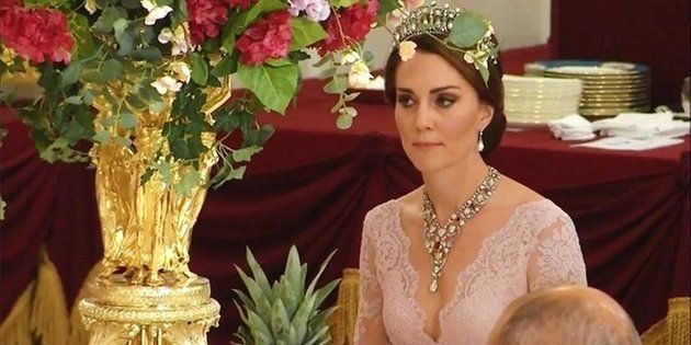 キャサリン妃がダイアナ妃の“ラバーズ・ノット・ティアラ”をつけ