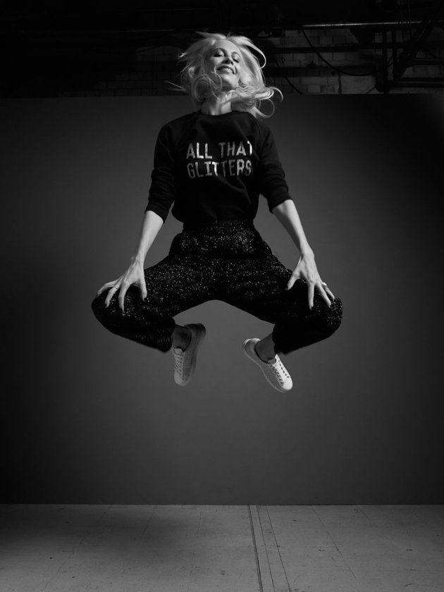 Black, White, Jumping, Black-and-white, Monochrome, Photography, Flash photography, Joint, Photo shoot, Hip-hop dance, 