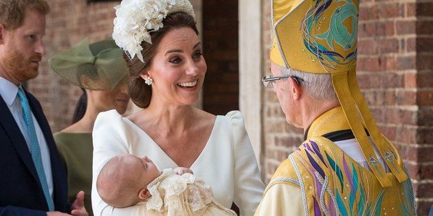 キャサリン妃はルイ王子出産の翌日にジョージ王子を学校に送って
