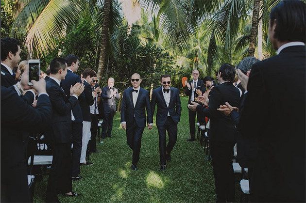 Formal wear, Suit, Blazer, White-collar worker, Arecales, Tie, Tuxedo, Palm tree, Official, Ceremony, 