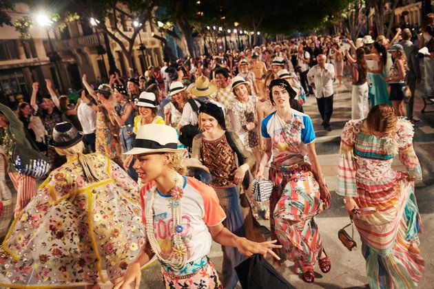 Crowd, People, Hat, Tradition, Headgear, Audience, Sun hat, Public event, Fedora, Festival, 