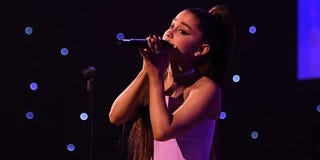 アリアナ グランデがプロデューサーに 侮辱された ため グラミー賞を欠席する可能性が ハーパーズ バザー Harper S Bazaar 公式 アリアナ グランデがプロデューサーに 侮辱された ため グラミー賞を欠席する可能性が ハーパーズ バザー Harper S Bazaar 公式