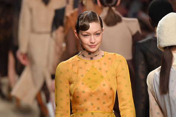 【正規逆輸入品】 カール・ラガーフェルドの最後となるフェンディのショーがミラノ ジャケット・アウター