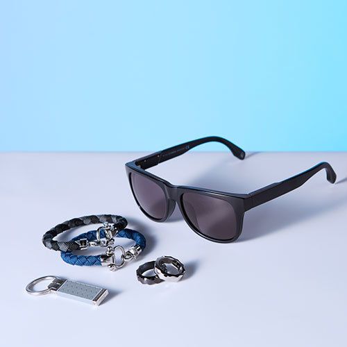 Eyewear, Goggles, Glasses, Vision care, Blue, Product, Sunglasses, Personal protective equipment, Glass, Fashion accessory, 
