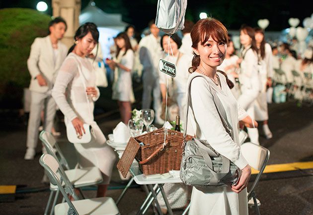 Bag, Street fashion, Luggage and bags, Party, Handbag, Shoulder bag, Ceremony, Bicycle basket, 