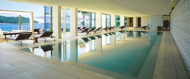 Swimming pool, Property, Floor, Flooring, Resort, Real estate, Interior design, Tile, Reflection, Aqua, 