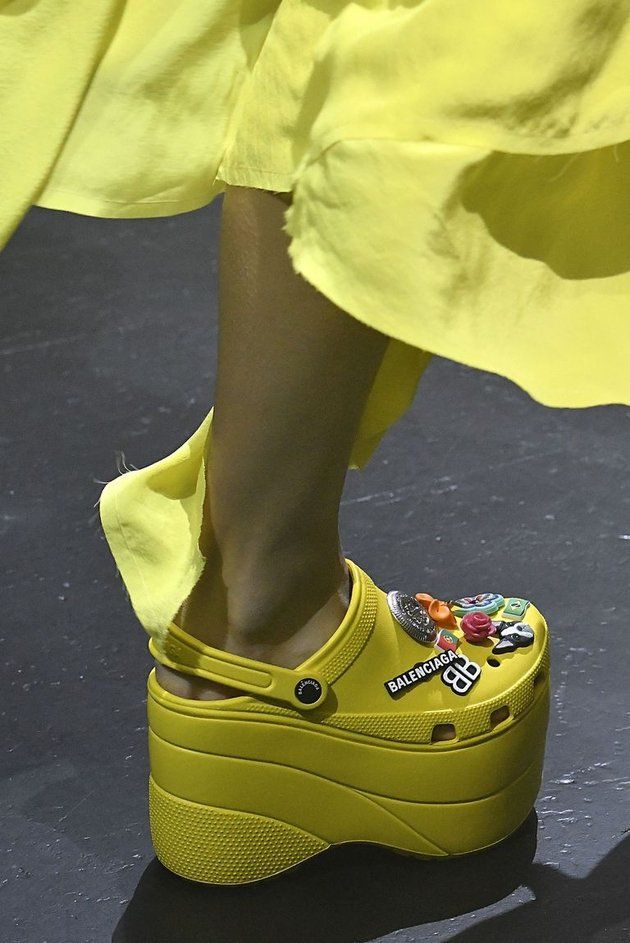 Footwear, Yellow, Shoe, Leg, High heels, Outdoor shoe, 