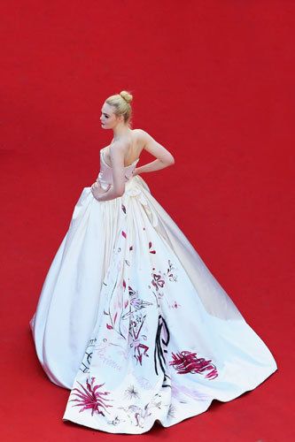 エル・ファニングがカンヌ映画祭で魅せたプリンセスドレス