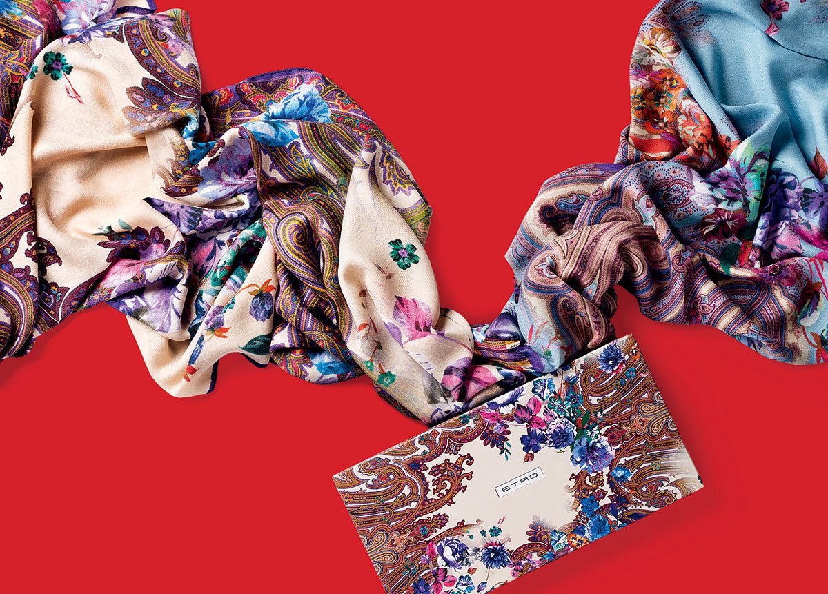ETRO クリスマスシーズン限定 大判ウールシルク ストール エトロの2024年クリスマスショール“ペイズリー柄×フリンジ