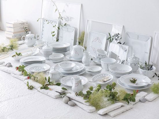 Tableware, Tablecloth, Porcelain, Table, Dishware, Meal, Room, Cutlery, Glass, Banquet, 