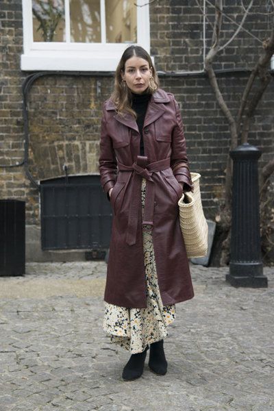 Clothing, Coat, Trench coat, Outerwear, Brown, Street fashion, Overcoat, Fashion, Maroon, Footwear, 