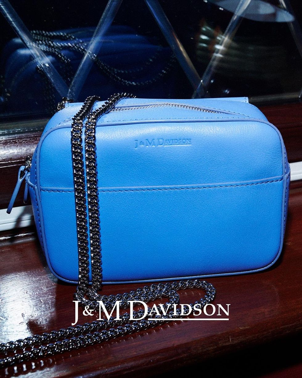 Blue, Bag, Cobalt blue, Electric blue, Handbag, Fashion accessory, Turquoise, Azure, Leather, Baggage, 