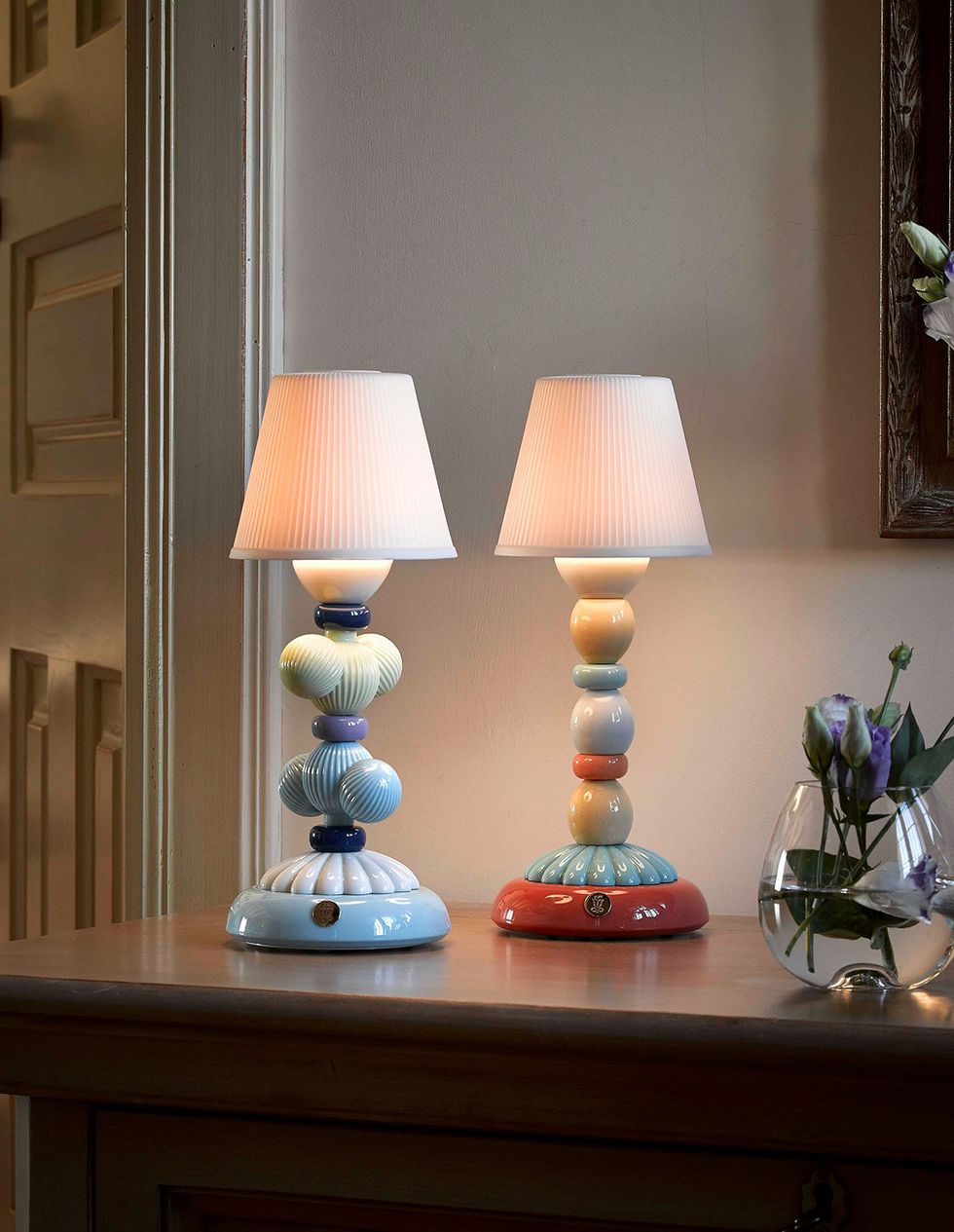 Lampshade, Lighting accessory, Lamp, Light fixture, Lighting, Light, Table, Furniture, Room, Interior design, 