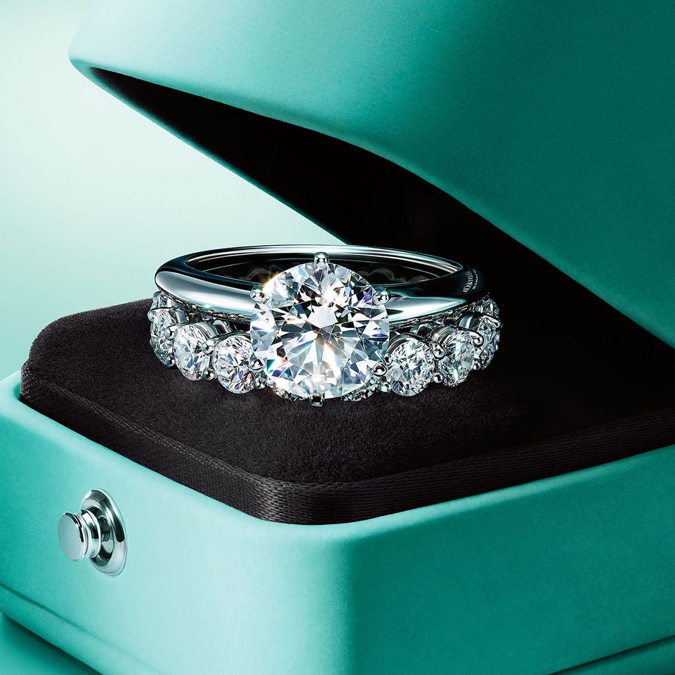 Engagement ring, Ring, Fashion accessory, Diamond, Jewellery, Green, Gemstone, Turquoise, Aqua, Teal, 