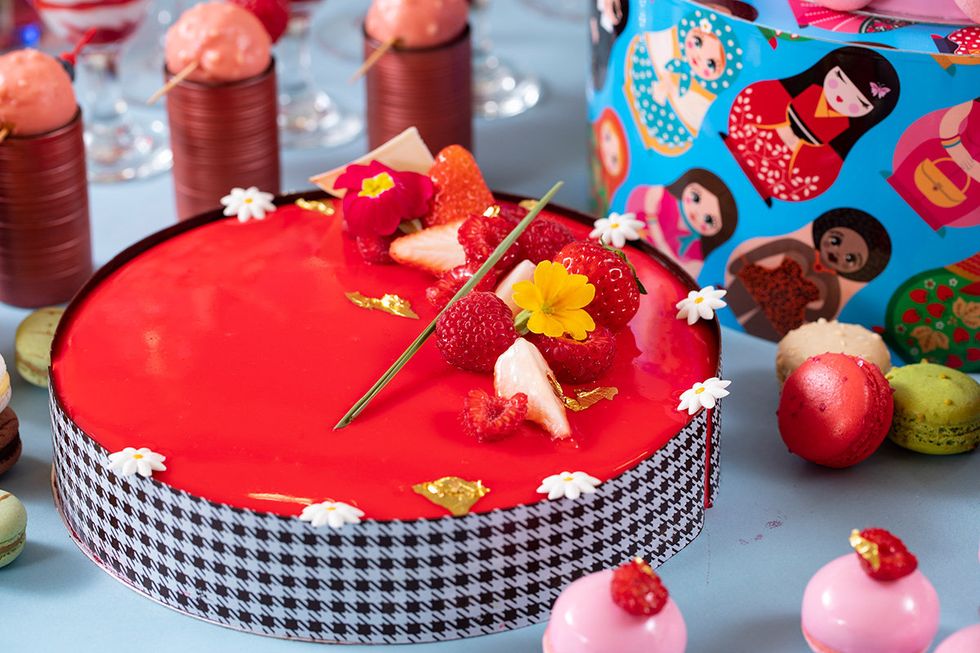 Food, Cake, Dessert, Torte, Birthday cake, Baked goods, Sugar paste, Sweetness, Cake decorating, Cuisine, 