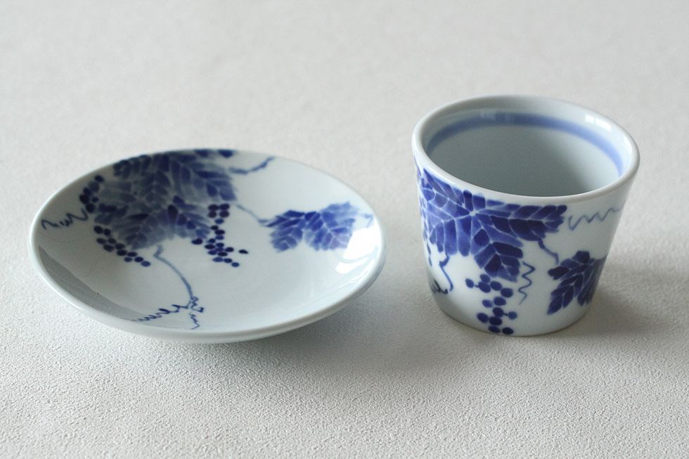 Serveware, Blue, Dishware, Blue and white porcelain, Porcelain, Drinkware, Tableware, Cup, Ceramic, Teacup, 